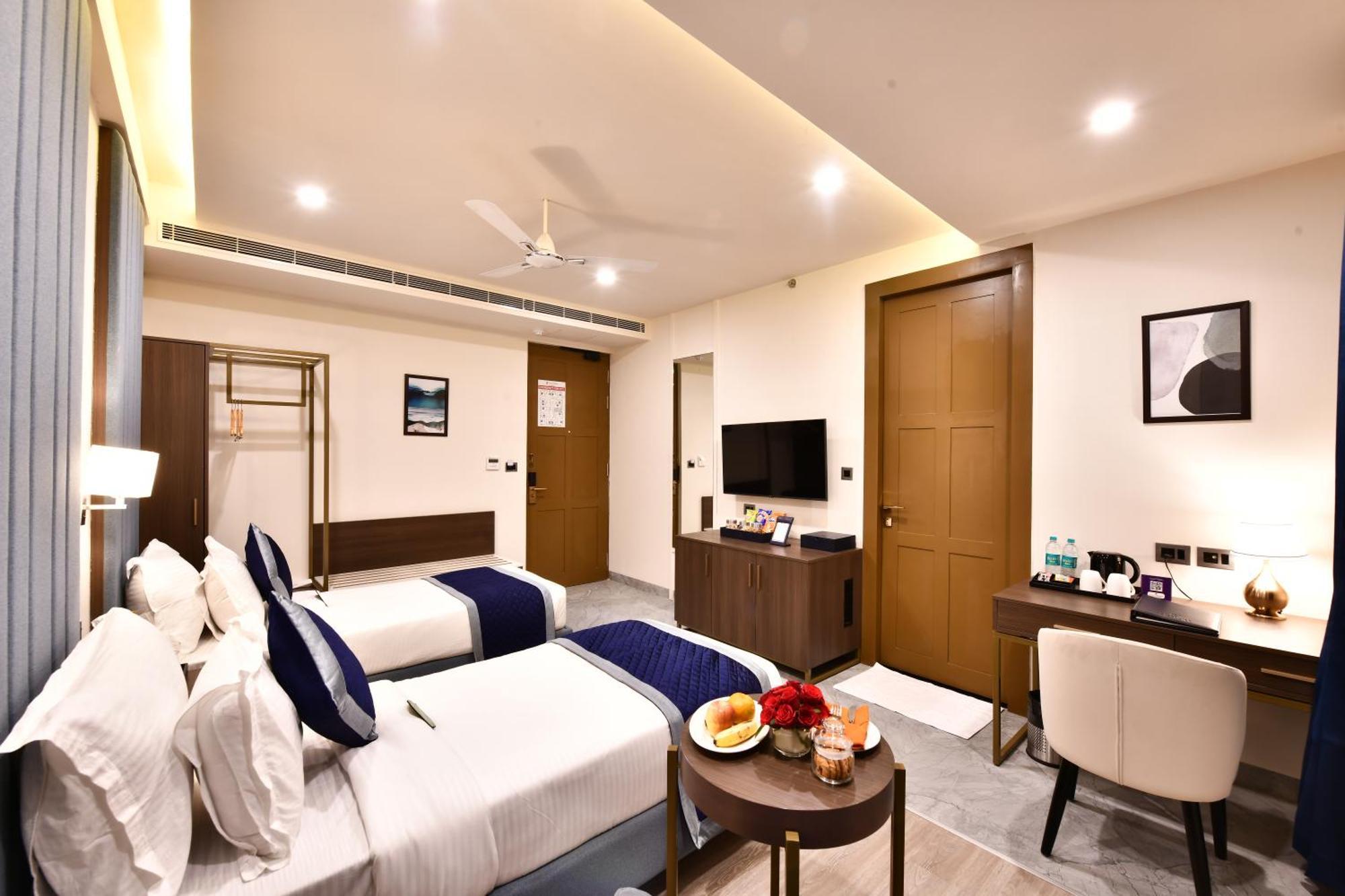 Click Collection Grand Gateway Varanasi Esterno foto